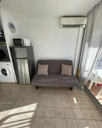 Studio Double Cabine En A 600m De La *